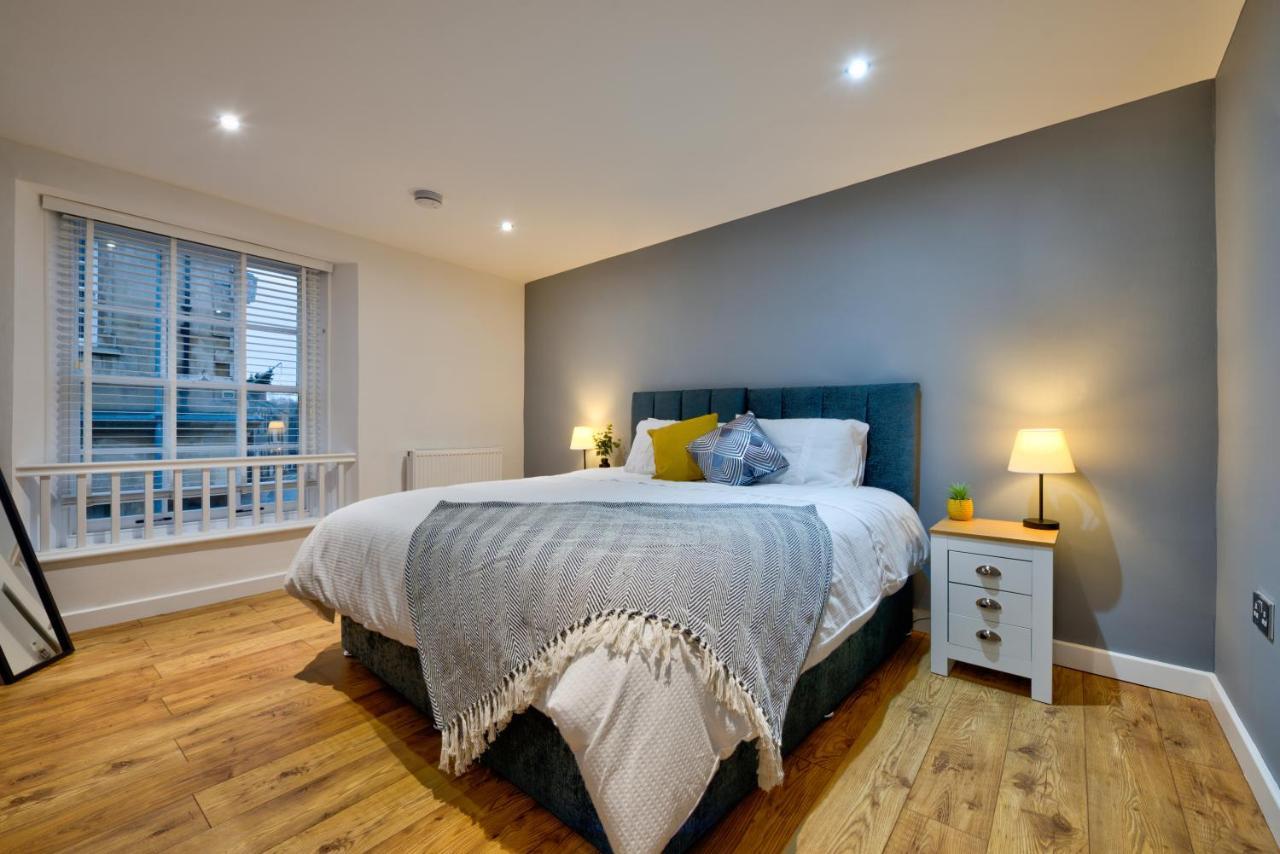 Apartment Retreat - Stylish 2-bed & Parking
