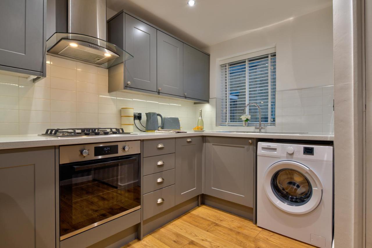 Retreat - Stylish 2-bed & Parking Apartment Stamford